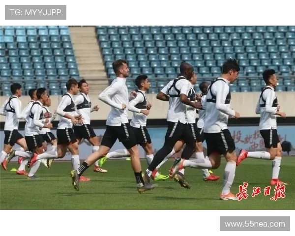 武汉足球队世锦赛逆袭之旅展现拼搏精神与团队力量的辉煌篇章 武汉足球队世锦赛逆袭之旅展现拼搏精神与团队力量的辉煌篇章