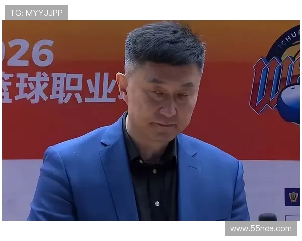 杜锋带领广东队崛起之路：从球员到教练的坚韧与创新探索