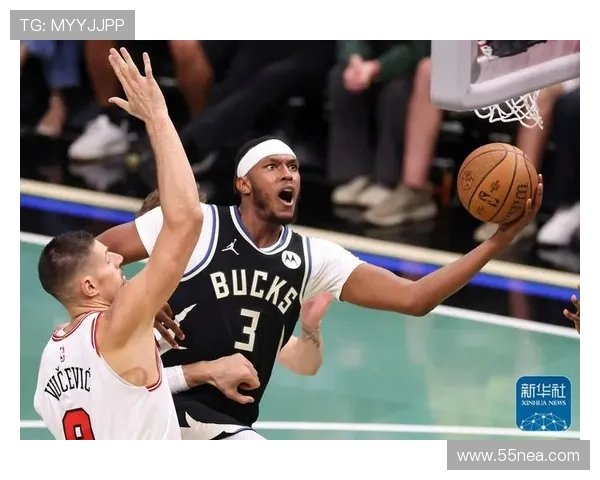 公牛与雄鹿季后赛第四场激战回顾双方明星球员表现与战术分析