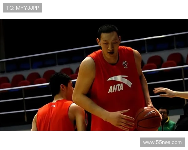 孙明明领衔男篮中国对决日本队全力争胜的精彩瞬间回顾